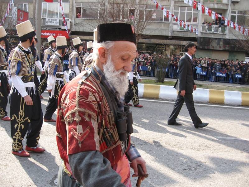 Kahramanmara  kurtaranlar [Mehmet Emin Tan]