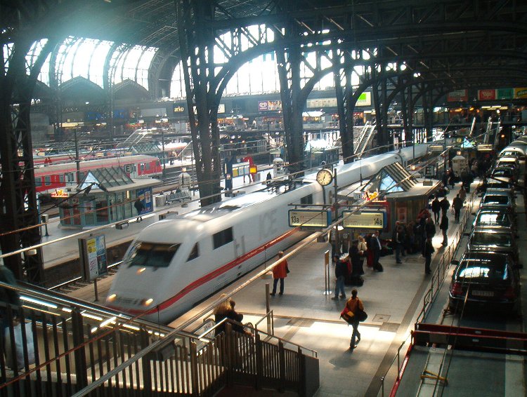 Hamburg Hauptbahnhof [Halit Polat]