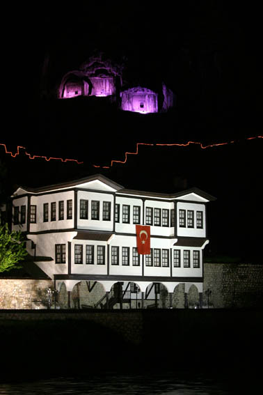 Tarihi Amasya Evi ve Kral Kaya Mezarlar [Murat Gencer]