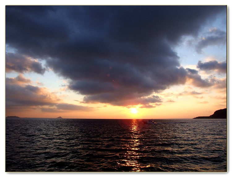 Adalarda Gn Batm [Saim Da]