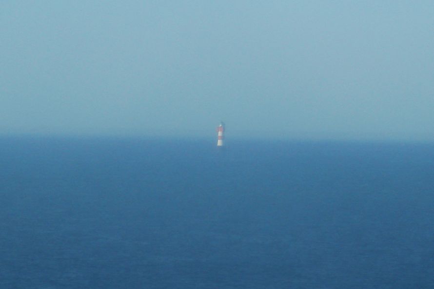 Sisli bir havada deniz feneri (Almanya - Bremen aklar) [Zafer Kesman]