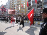 Maallah hala dimdik [Mehmet Emin Tan]